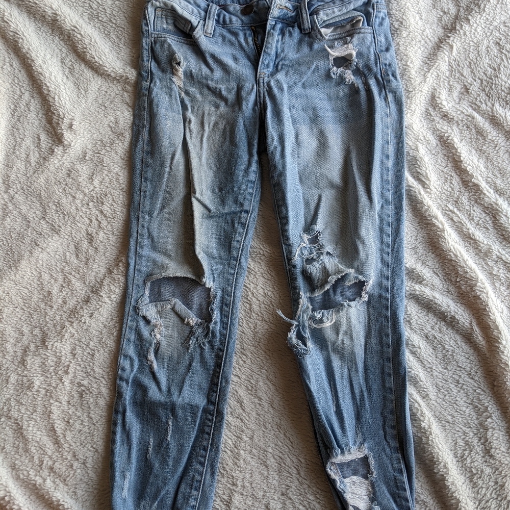 Forever 21 Destroyed Jeans 25 Waist